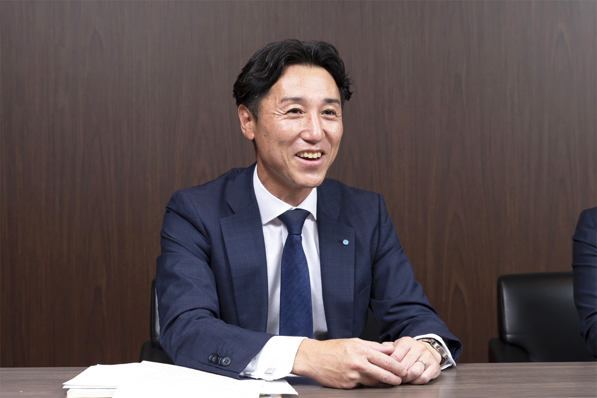 営業本部長 佐々木