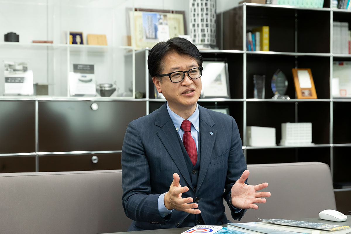 揺れに「耐える」のではなく「伝えない」。免震が選ばれる理由