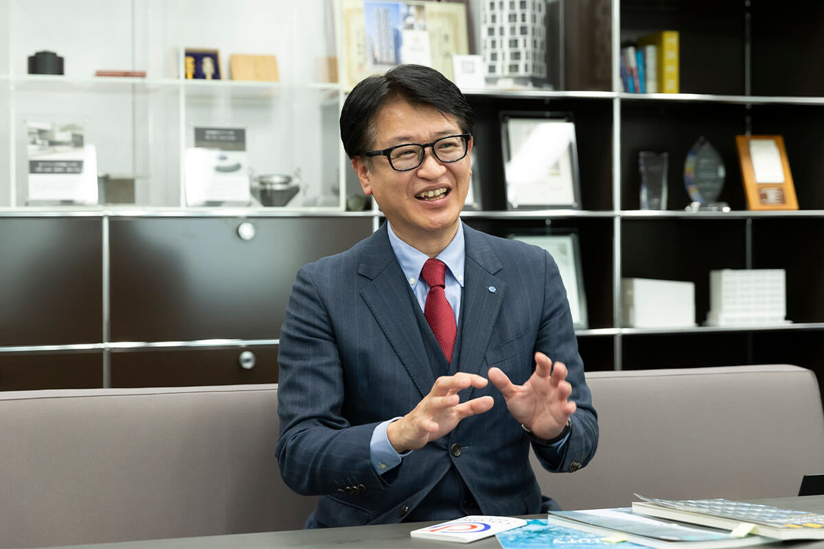 コストの壁を越える、木造×RC造のハイブリッド「モクメン」