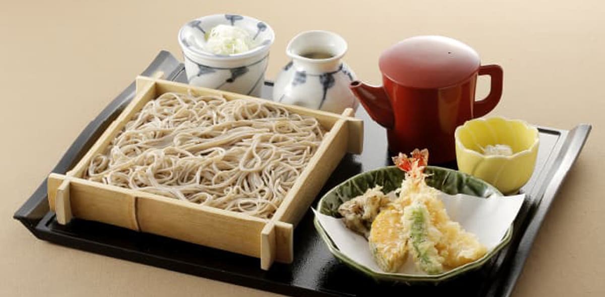 常陸秋そば天ぷら添え（メニューの一例）