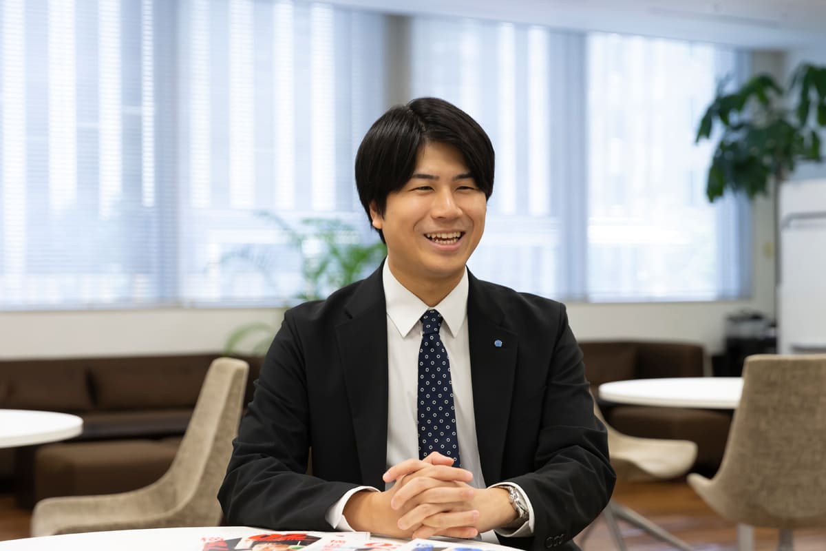 横浜エリアを担当する営業の藤井