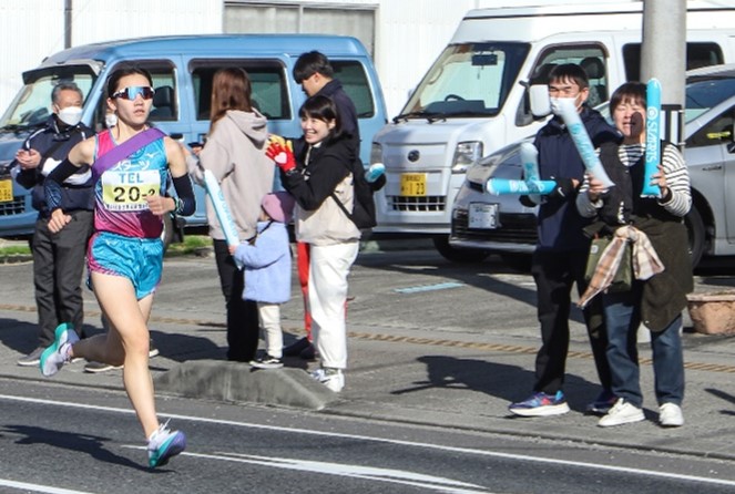 第43回 クイーンズ駅伝 對馬選手（2区）