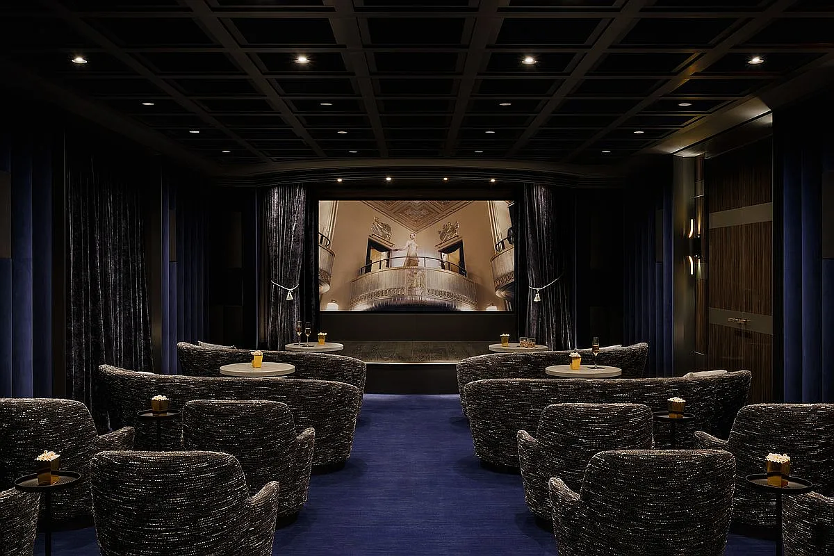 Waldorf Astoria　シアタールーム