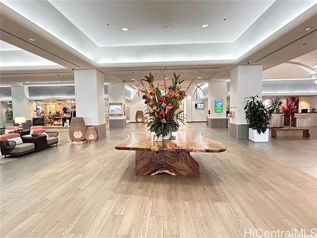 ラウンジ