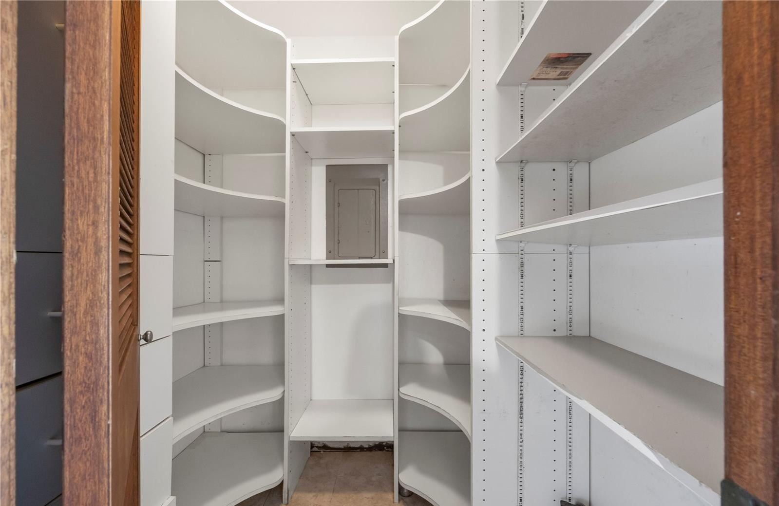 closet1