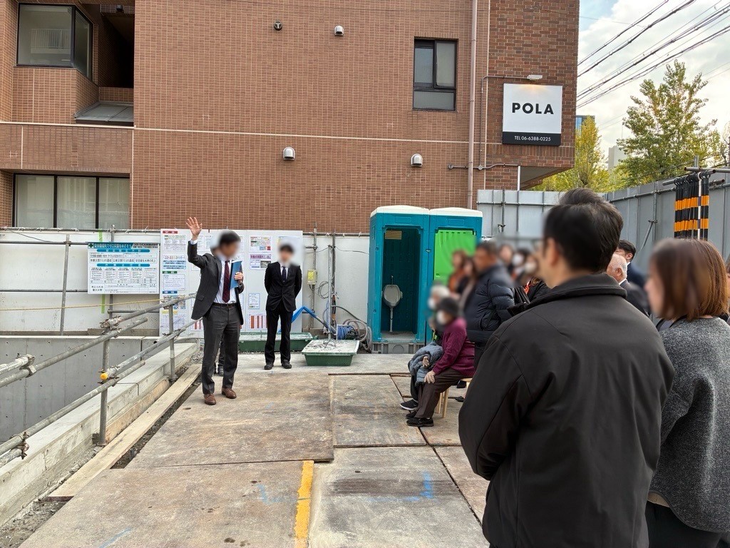 免震装置見学会説明25