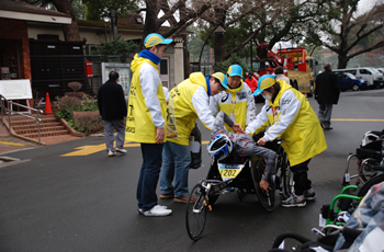 車いす・障がい者ランナーのサポート